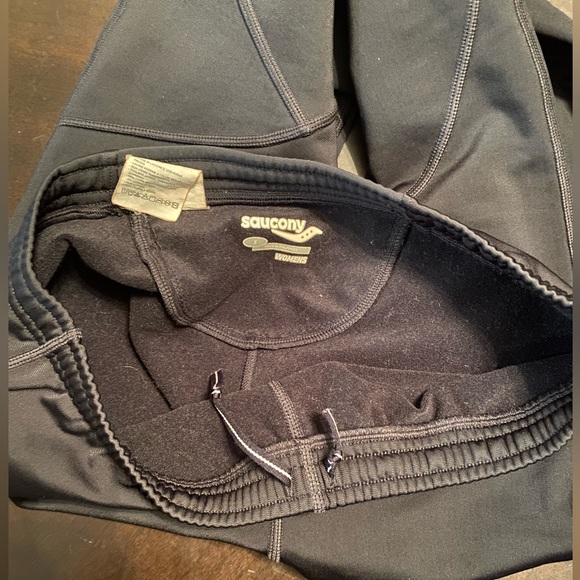 Saucony Athletic running leggings black elastic waist - Picture 5 of 9